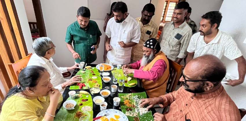 metropolitan-geevarghese-mar-yulios in bjp leaders house vishu sadhya