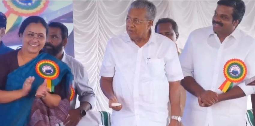 pinarayi vijayan praises health department