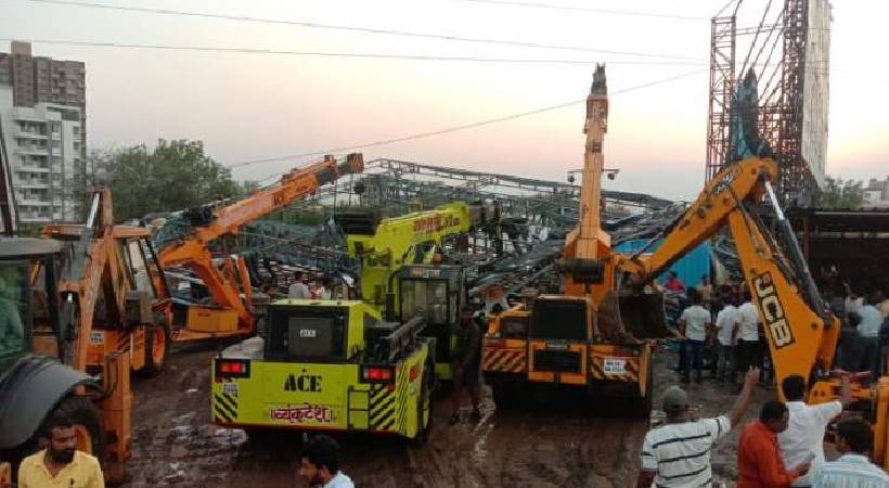 Five dead after billboard collapses in Pune