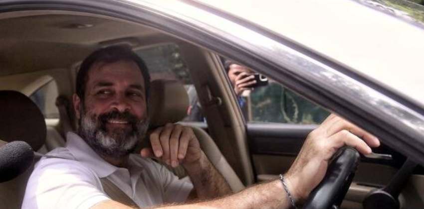 rahul-gandhi-leaves-his-house-in-delhi-