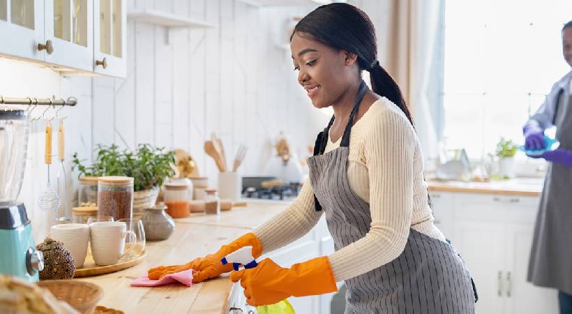 Salary law for domestic workers in UAE