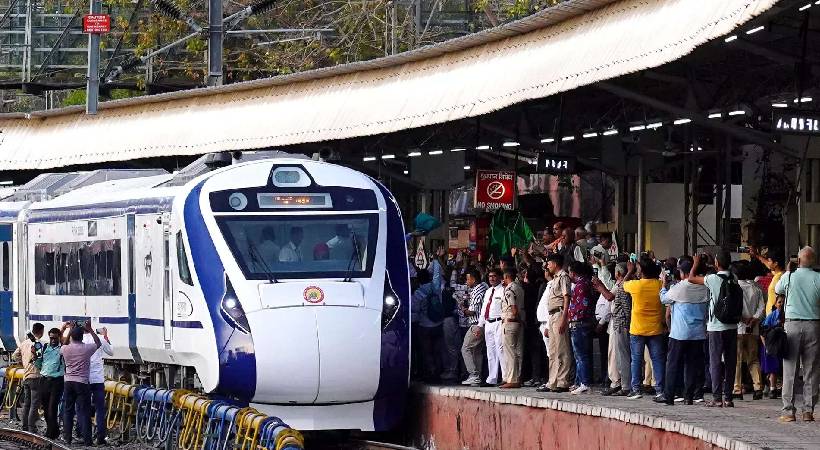 Vande Bharat 2 minutes late Railways Chief Controller suspended