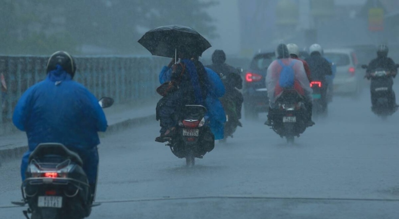 Chance of rain with thunder and lightning in Kerala