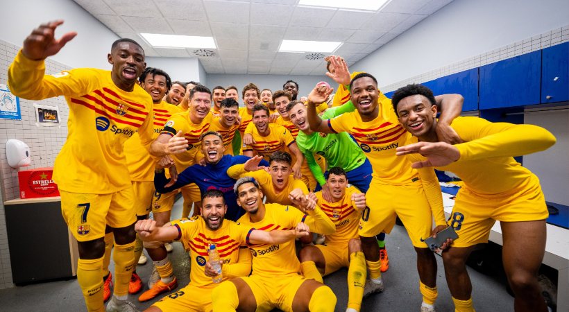 Image of FC Barcelona team after the win against Espanyol