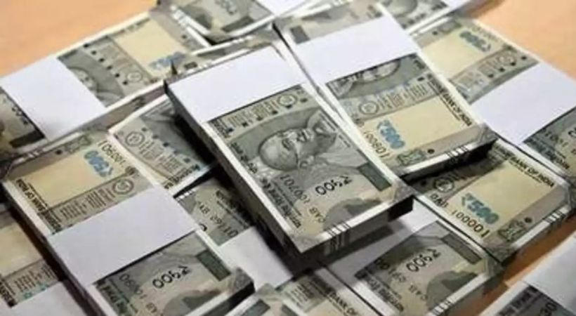 jewelery owner kidnapped and one and a half crore rupees were stolen