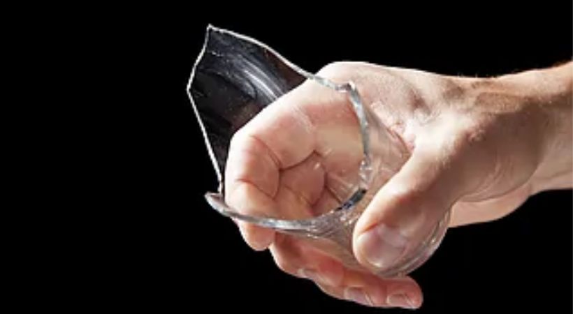 Attempt to kill youth in bar; Three people arrested in kollam