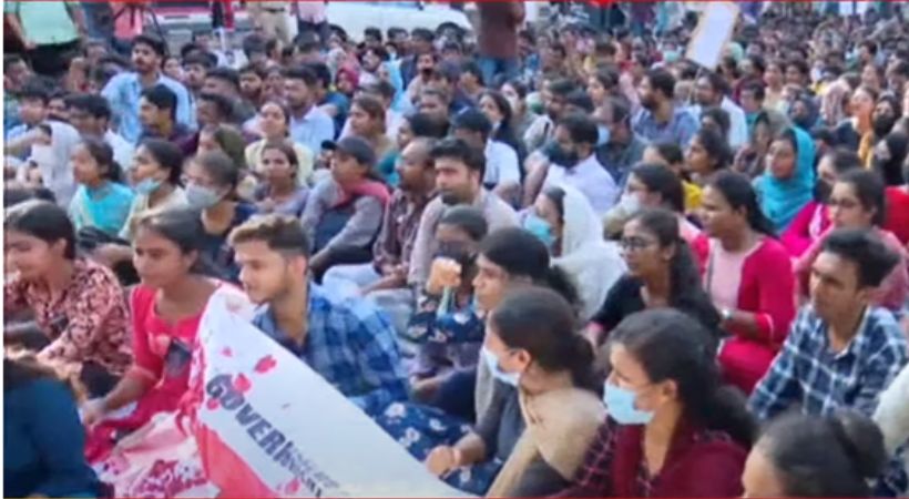 Vandana Das murder case; Medical students protest secretariat