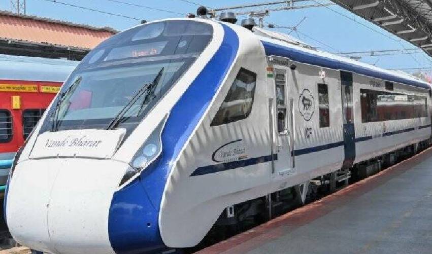 Stone pelting on Vande bharat Express window glass broke