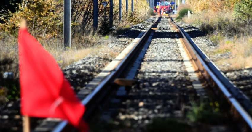 a-young-man-died-after-jumping-in-front-of-a-train-in-chalakudy