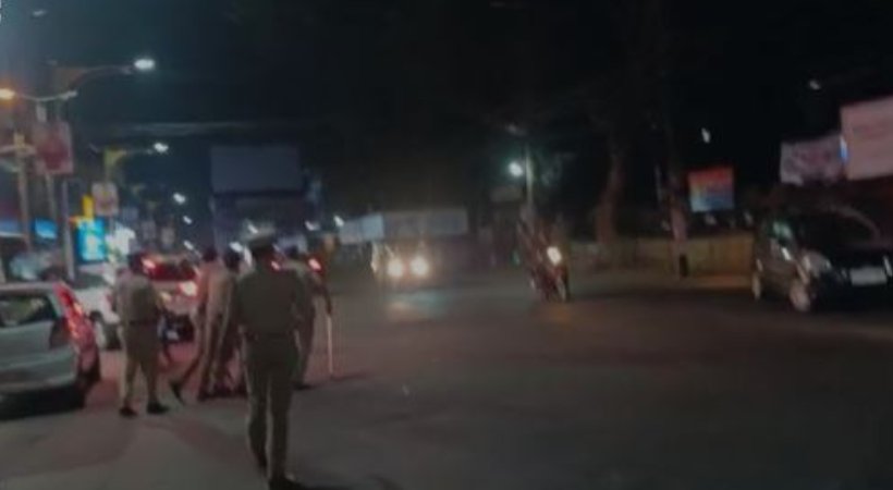 Black flag protest against CM Pinarayi Vijayan at Palakkad