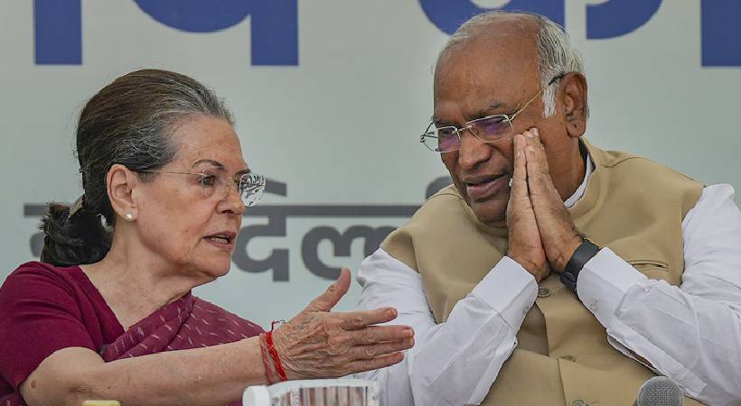 Election commission notice to Mallikarjun Kharge in Sonia Gandhi's remarks
