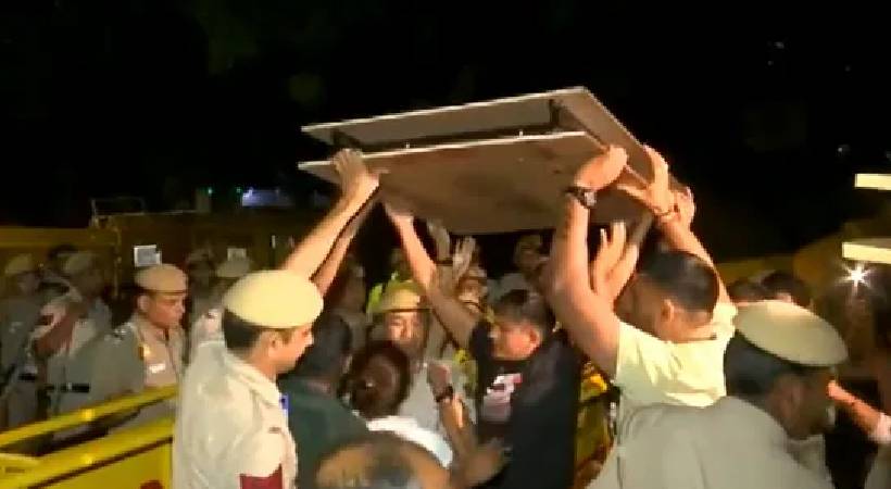 Clash between police and wrestlers at Jantar Mantar