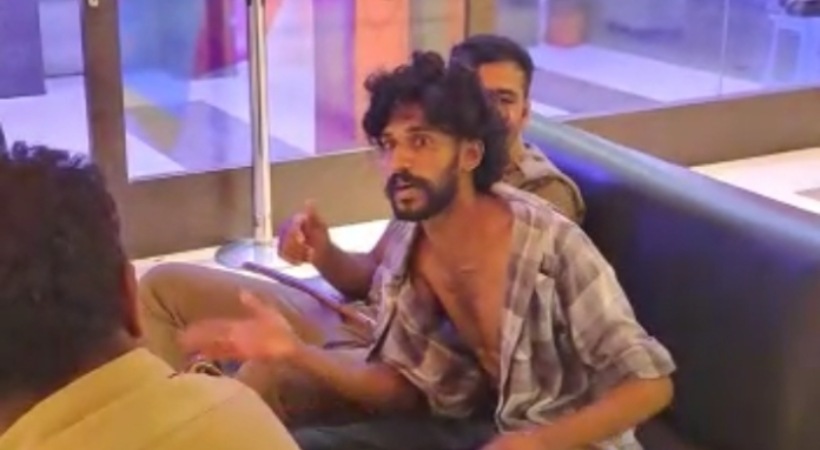 Young man stabbed cinema theatre employees at kollam