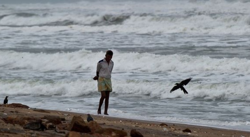 Chance of high tide in kerala cost