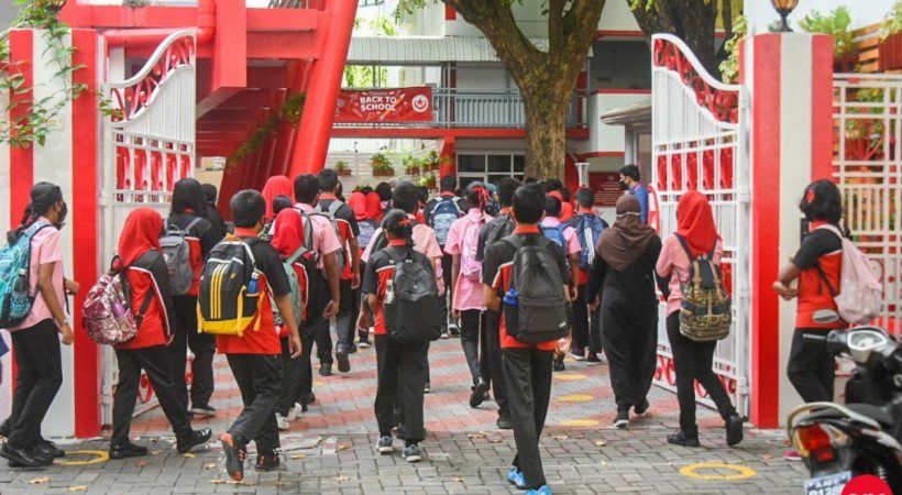 Images of Maldives School
