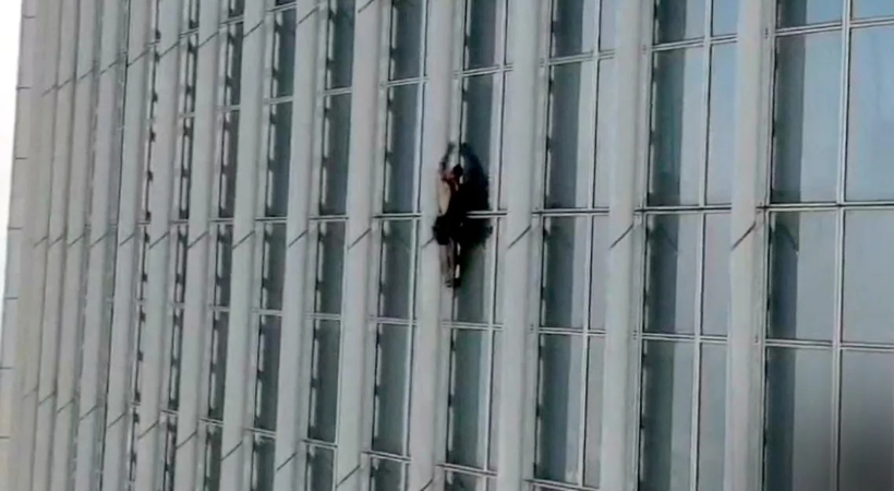 Man Arrested Climbing Building south korea