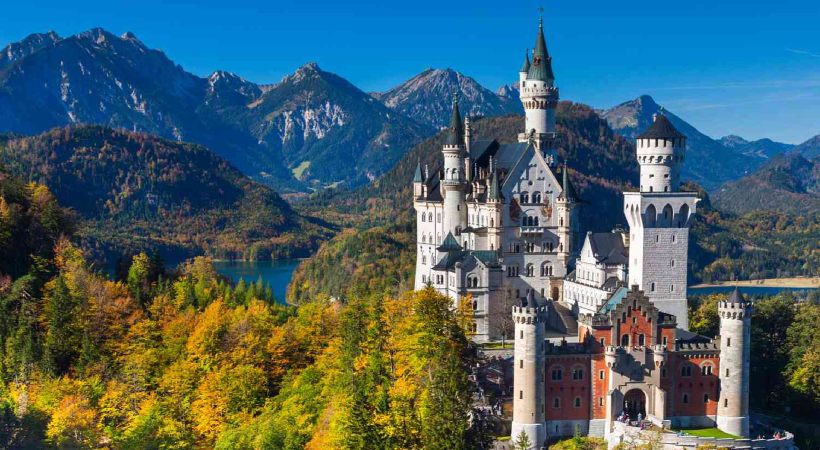 Neuschwanstein: US man held after fatal attack at German castle