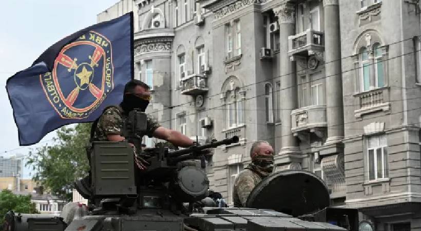 Wagner chief Prigozhin calls halt to Moscow advance