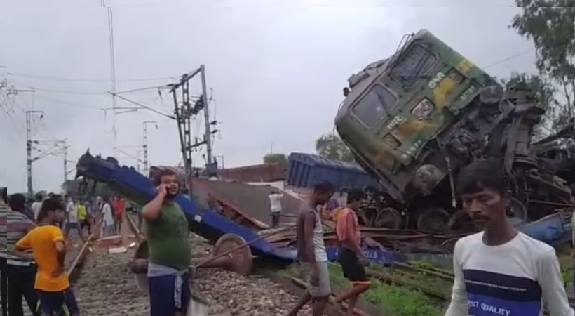 Several Wagons Derail After 2 Goods Train Collide In Bengal