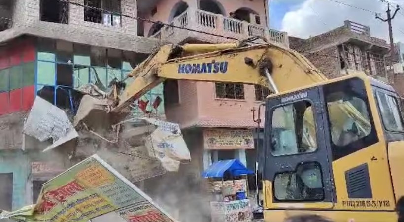 UP_ Teen girl dies after being raped; accused's house razed