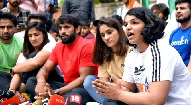 Image of Wrestlers Protest