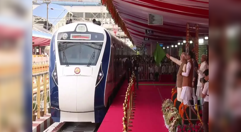 PM Modi flags off 5 Vande Bharat trains from Bhopal