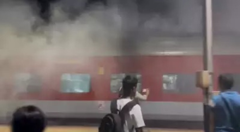 Fire breaks out in AC compartment of Durg-Puri Express in Odisha