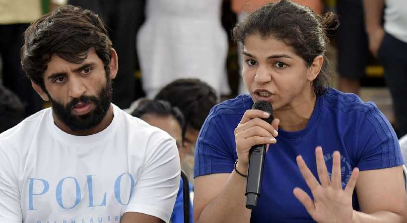 More pressure to compromise in Wrestlers protest