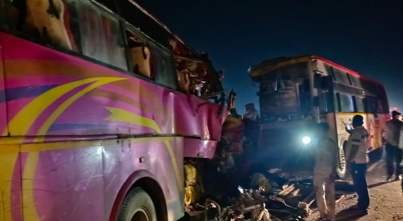 2 Buses Collide In Maharashtra