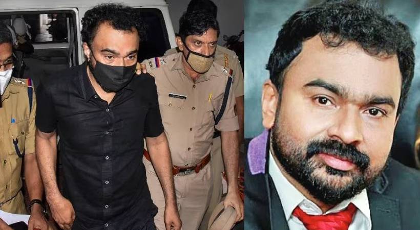 manu police officials have economic transaction with monson mavunkal