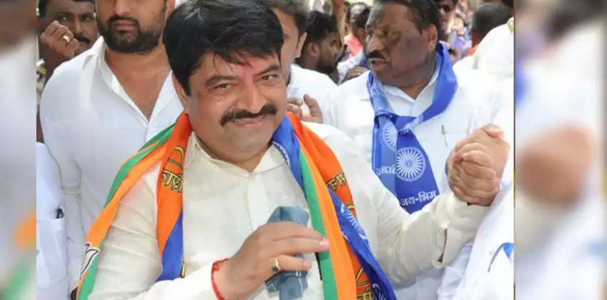 BJP MP Manoj Kotak proposes 7 years' jail, Rs 10 lakh fine for fake news