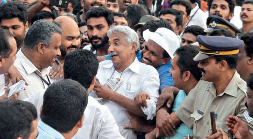 Cardinal Clemis Bava condoles the death of Oommen Chandy