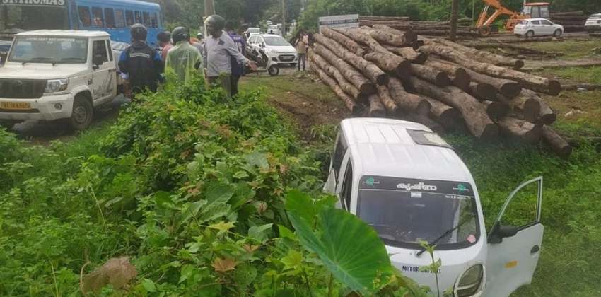 Four Vehicles Collided in Vadakancherry