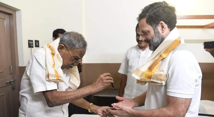 MT Vasudevan nair meets Rahul Gandhi