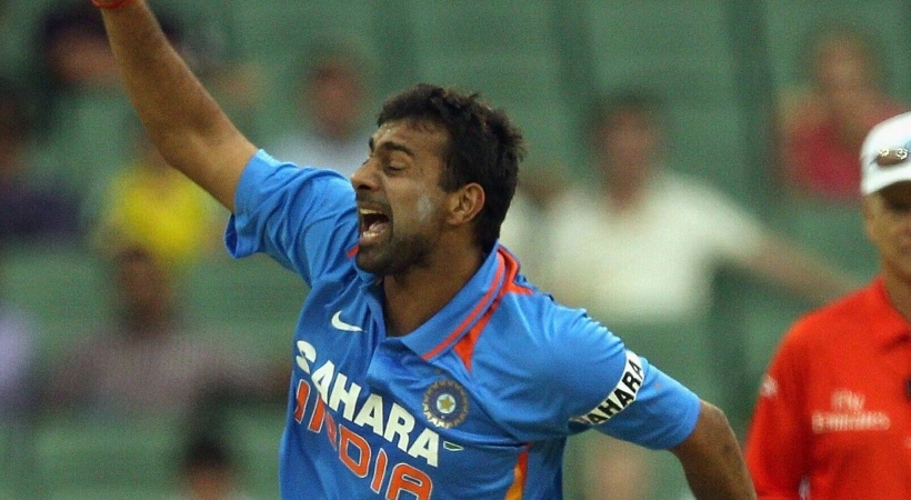 Praveen Kumar escapes major accident