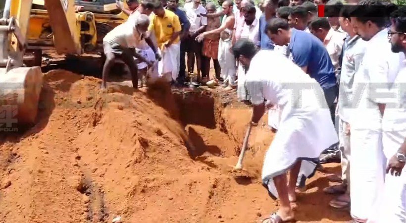 aluva 5 year old girl funeral