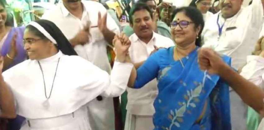 kerala-s-first-ganamela-troupe-of-differently-abled-people