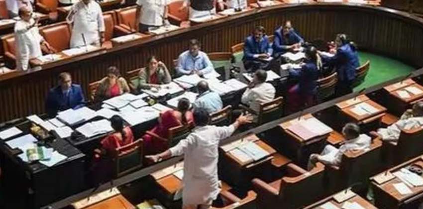 man-posing-as-mla-sneaks-into-karnataka-assembly-arrested