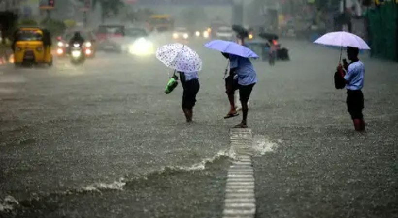 Heavy rain Kerala alerts and holidays for three districts
