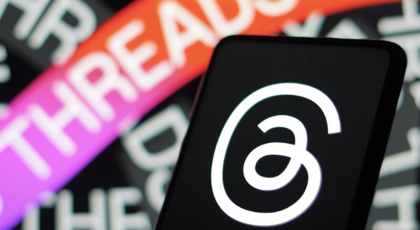 threads drops active users 5o percent
