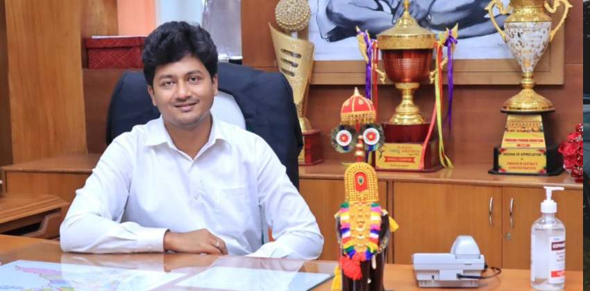 thrissur-district-collector-vr-krishna-teja-adviced-kids-not-to-go-to-play-in-rain