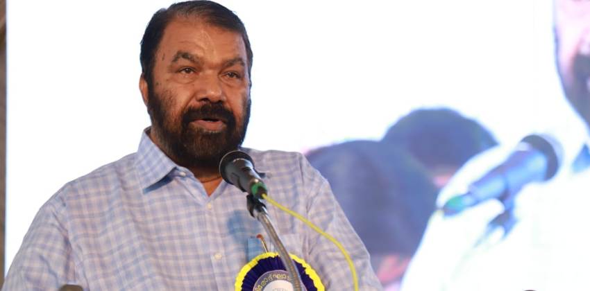 'Conspiracy to shift capital is between Congress and BJP'