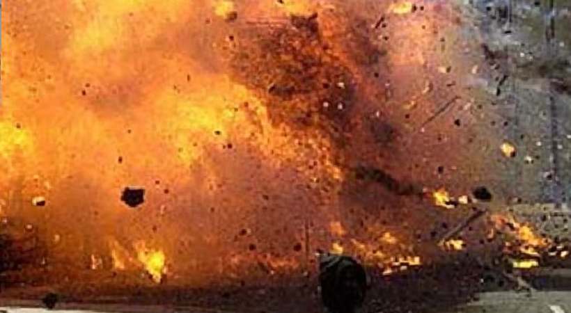 Blast in jammu kashmir 3 killed 10 injured