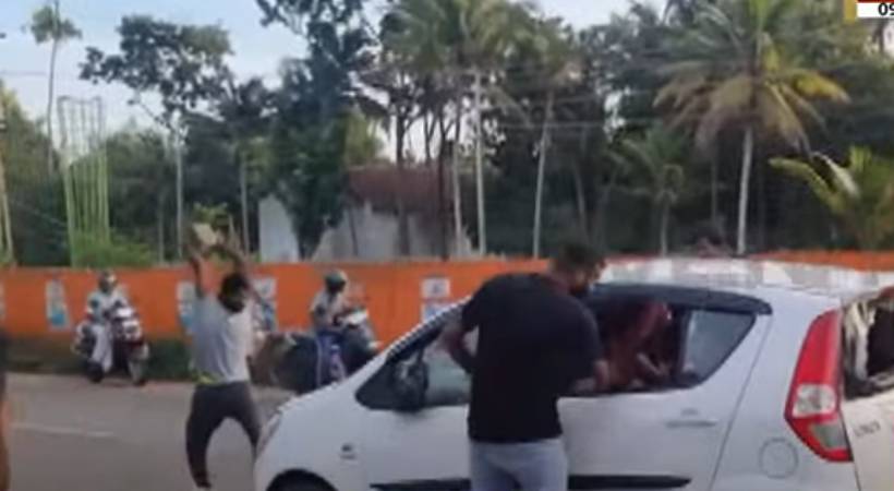 Car vandalized in Thrissur