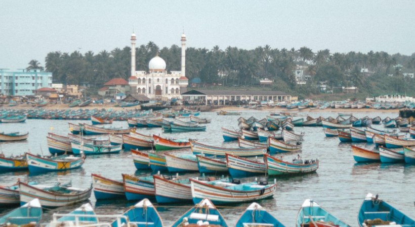 High Waves_ Fishermen cautioned