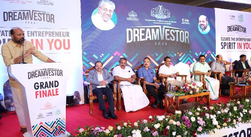 Queen's Insta get award in Dreamvester Innovative Idea Contest