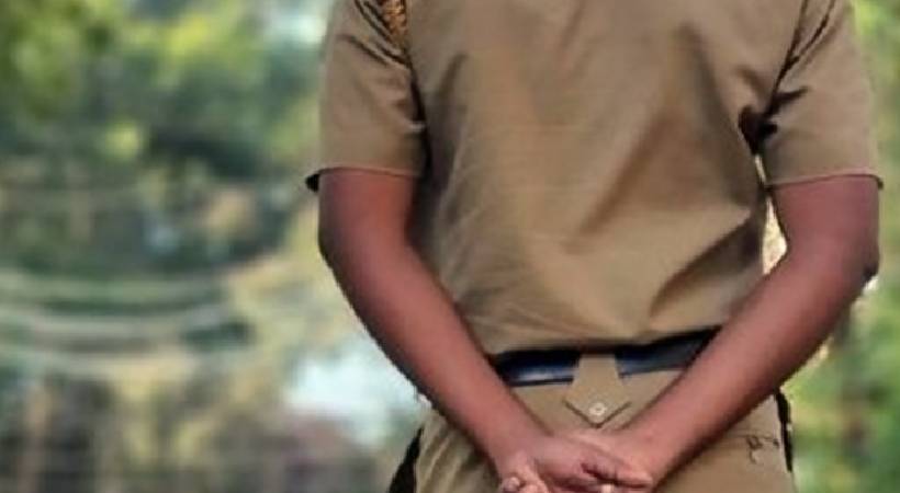 muvattupuzha station police held for molesting women