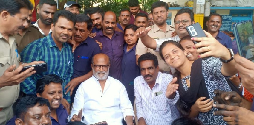 Rajinikanth visited bus depot in bengaluru