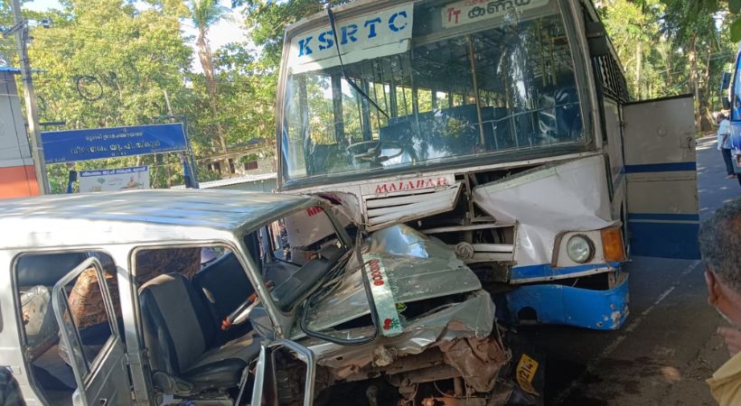 KSRTC BUS ACCIDENT in Kozhikode 12 people injured
