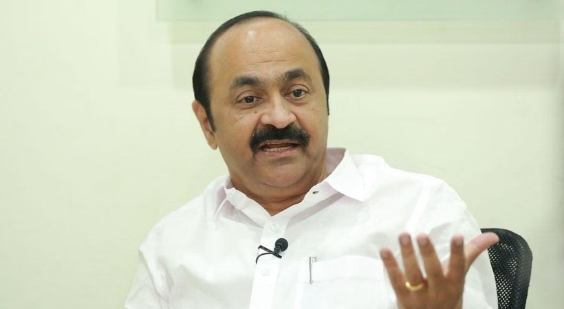 satheesan desabhimani pinarayi vijayan